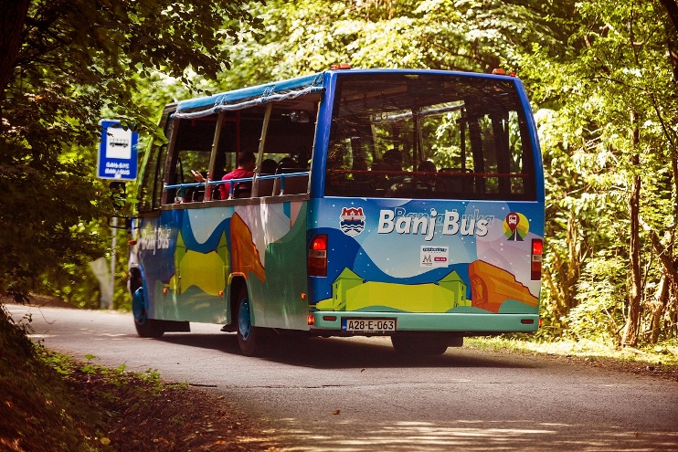 banj-bus.jpg