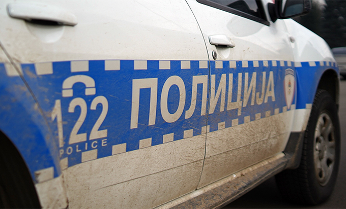 policija_122_mup_rs_blato_prljav_auto