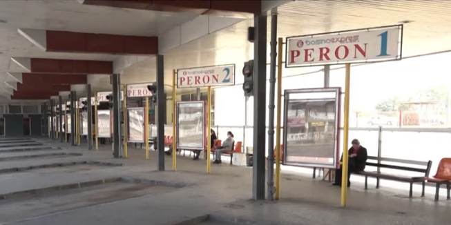 autobuska_stanica_peron.png