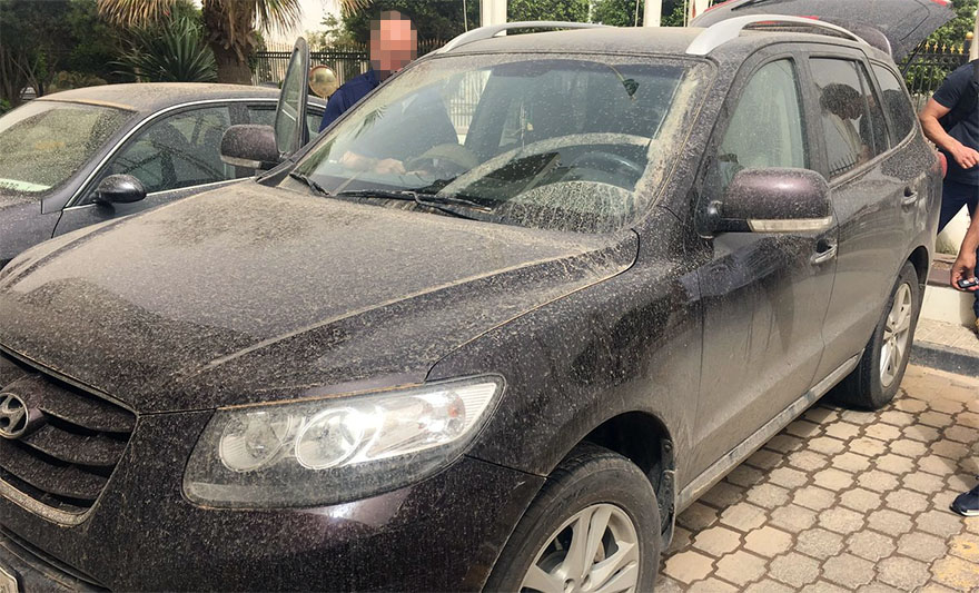 saharski_pijesak_oluja_prljav_auto.jpg