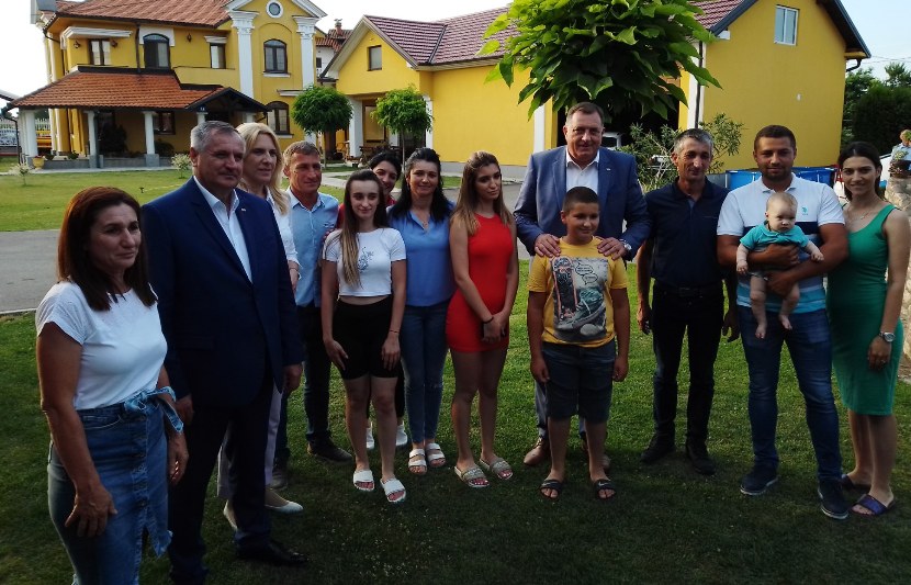 porodica_mihajlovic.jpg
