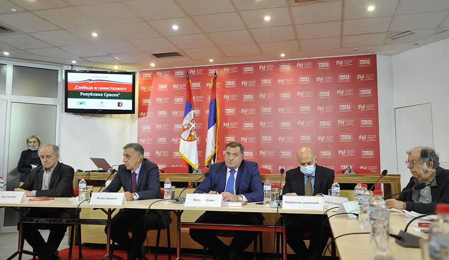 615ee53f86629-milorad-dodik-srna.jpg