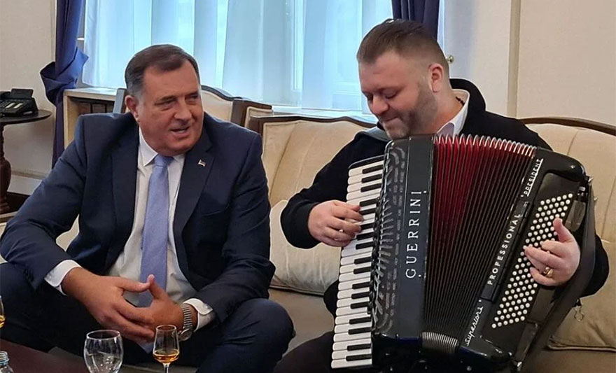 616d99941efdb-dodik.jpg