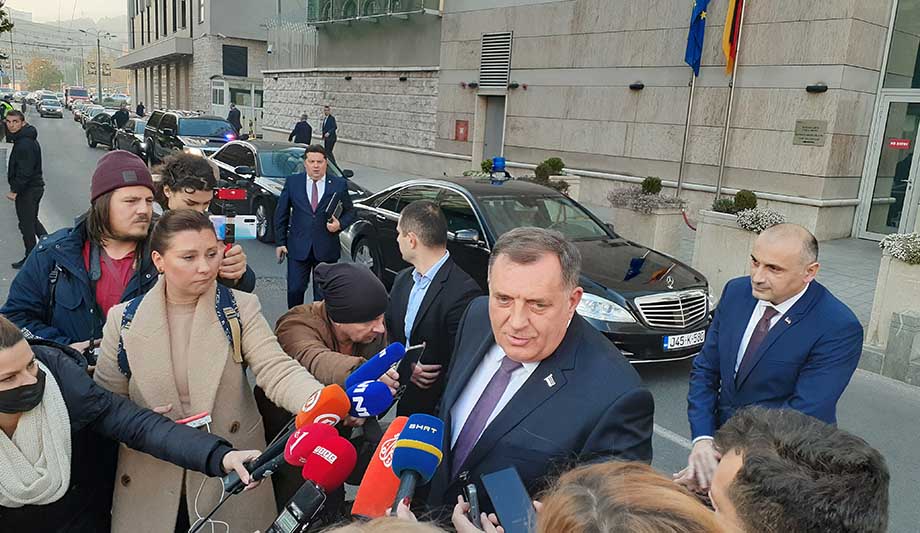 617c116115ca7-milorad-dodik-srna.jpg