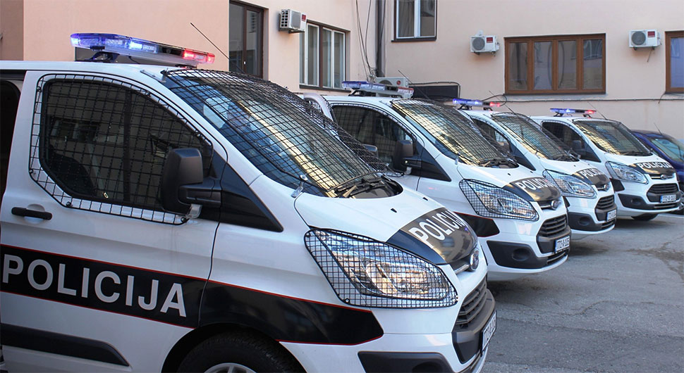 Otac skočio sa zgrade, u stanu pronađena tijela supruge i dvoje djece