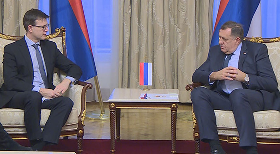 61b1e641af3ae-dodik.jpg