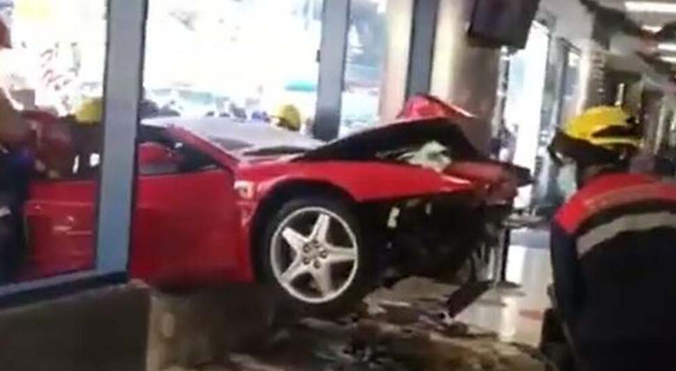 ferari.jpg