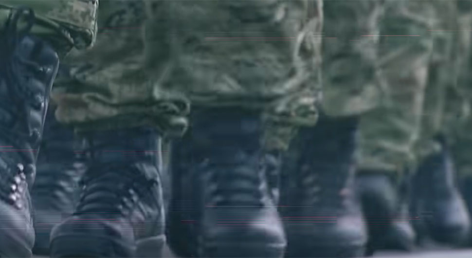 vojska-cizme-uniforma-screenshot-youtube.jpg