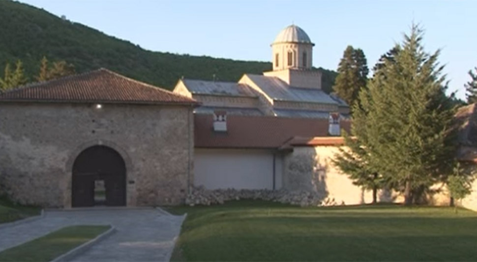 manastir-visoki-decani-screenshot-youtube.jpg