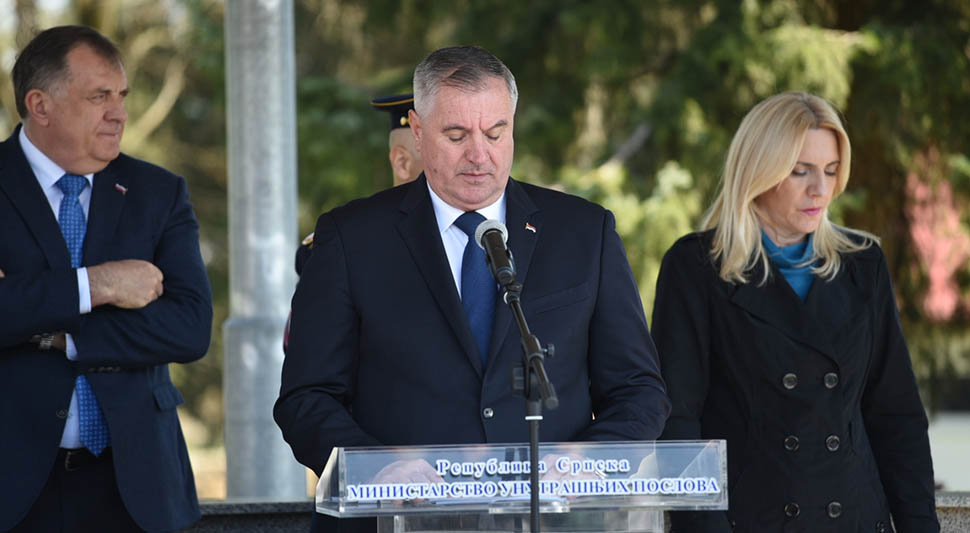 624ad5c2a44f4-viskovic.jpg