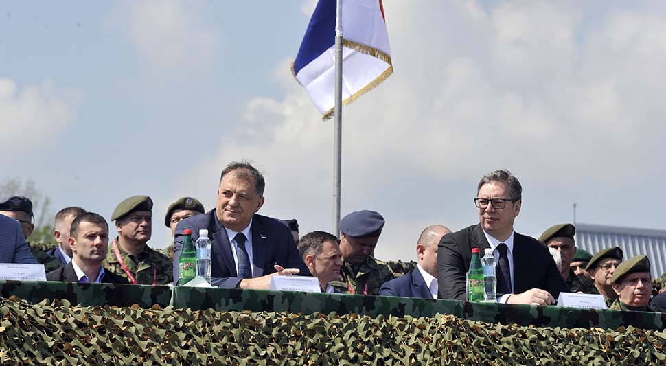 dodik-vucic-stit.jpg