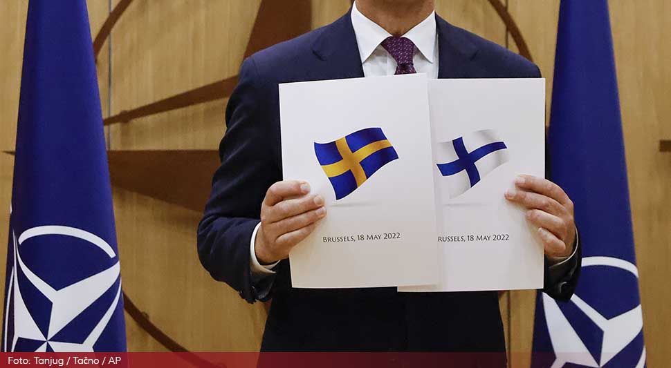 svedska-finska-nato-zastave-stoltenberg-nato.jpg