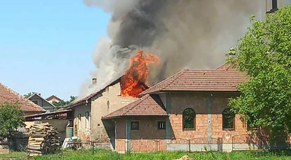 62b0824fd7421-pozar.jpg