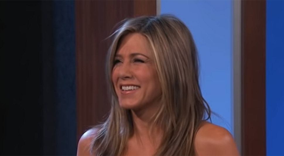 dzenifer-aniston-screenshot-youtube.jpg