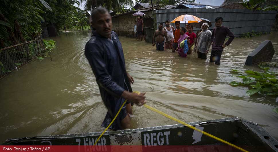 indija-poplave-tanjugap.jpg