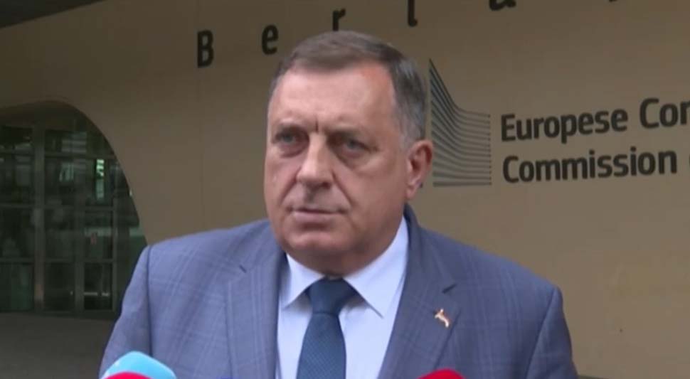 62c59ef389812-dodik.jpg