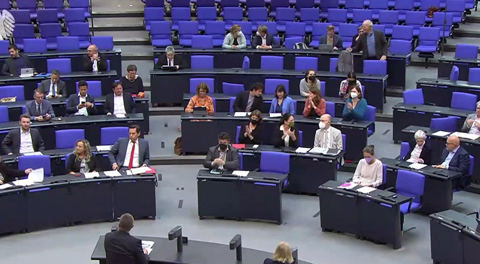 62c85c02ee1ef-Bundestag.jpg