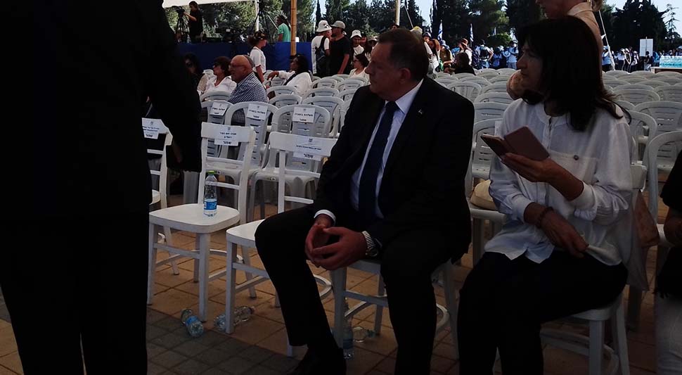 62d6cba37e3ec-Dodik.jpg