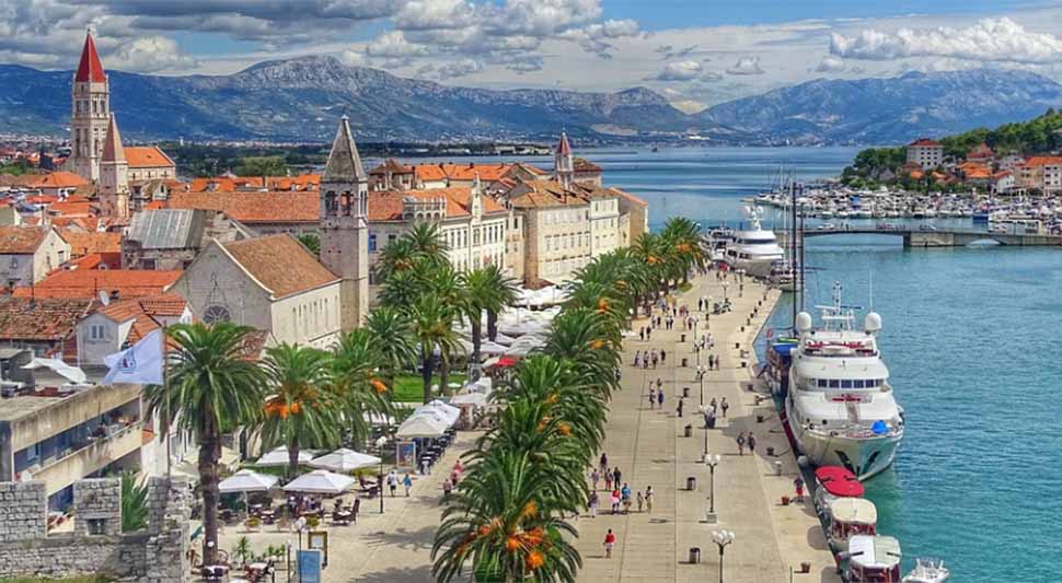 hrvatska-turizam-turisti-trogir-pixabay-ilustracija.jpg