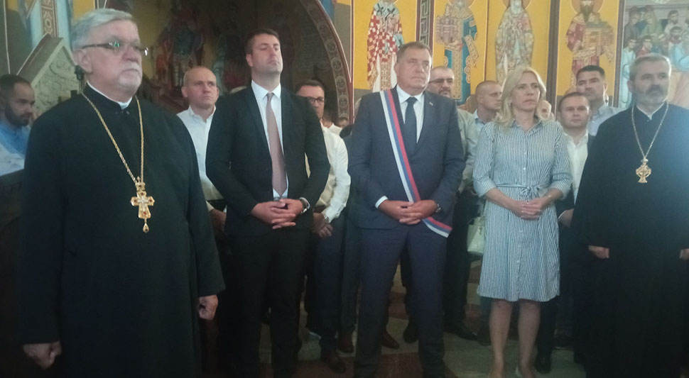 dodik-cvijanovic-pofalici-srna.jpg