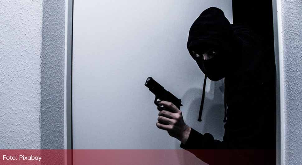 Маскиран пријетио пиштољем раднику: Опљачкана пумпа у Источном Новом Сарајеву