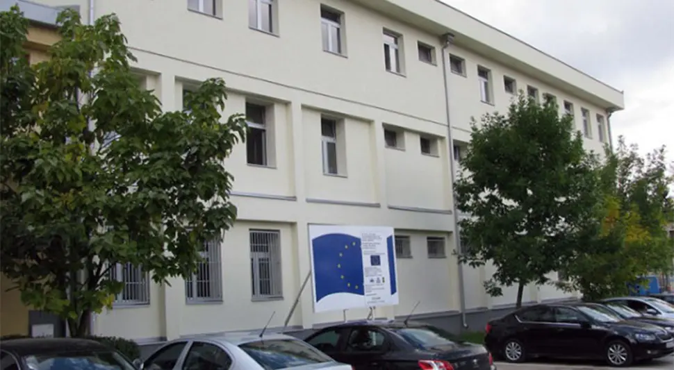 Napao suprugu, zaprijetivši da će ubiti nju, njenu majku i sebe