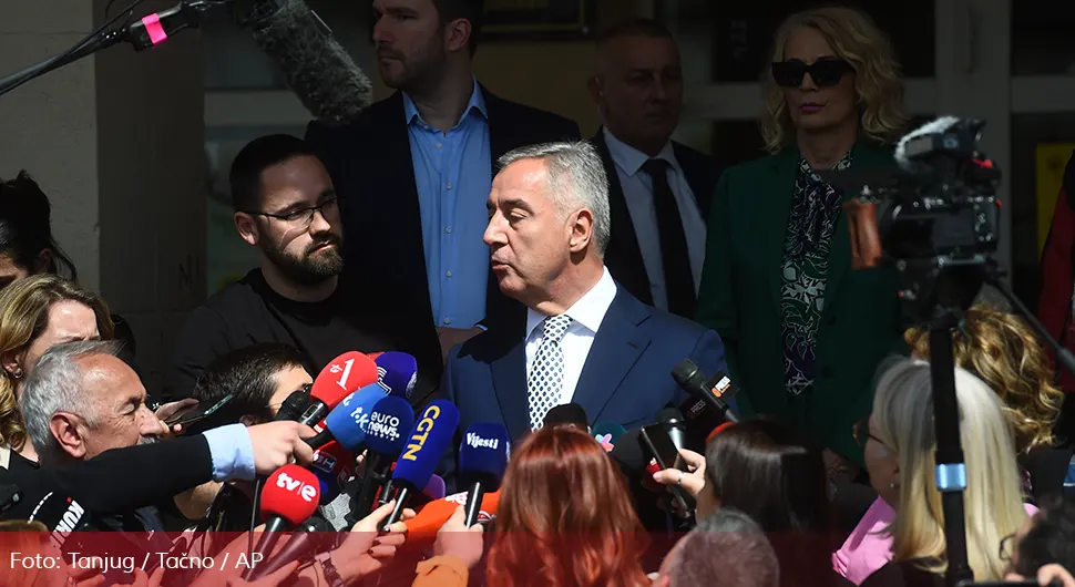 Oglasio se Đukanović nakon ostavke: Imali smo dugu raspravu