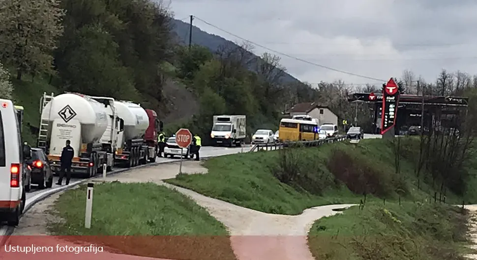 Sudarili se autobus i automobil, jedna osoba poginula