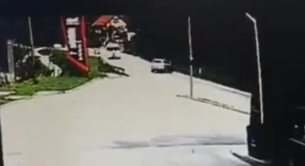 Uznemirujuće! Pojavio se snimak stravične nesreće kod Travnika (VIDEO)