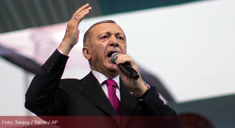 Erdogan se prvi put pojavio na događaju nakon što mu je pozlilo 25. aprila
