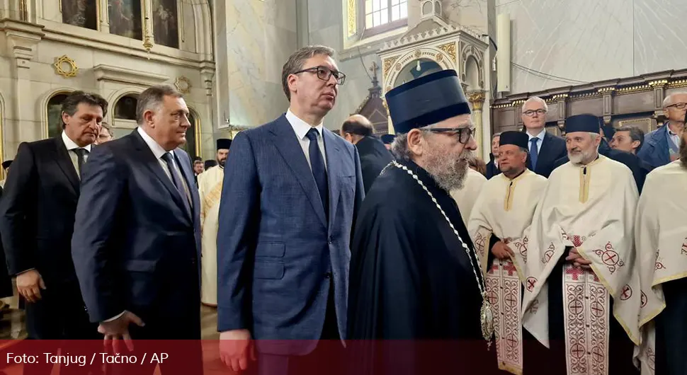 Patrijarh Porfirije služio opijelo svojoj majci, prisustvovali Vučić i Dodik