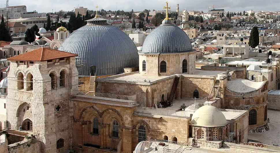 Zapaljen Sveti oganj u Jerusalimu