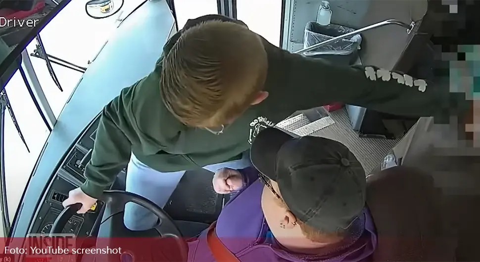 Dječak heroj: Zaustavio pun autobus nakon što se vozač onesvijestio