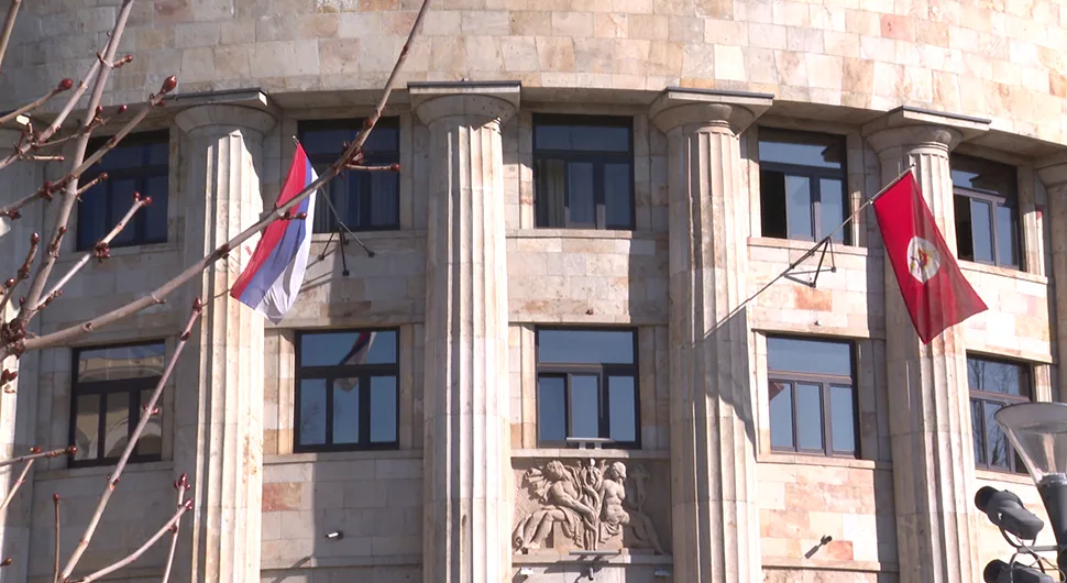 Запослени у Палати Српске уручили пакетиће дјеци на УКЦ-у и у Родитељској кући