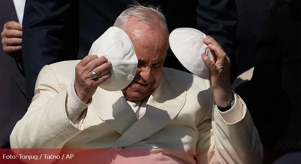 Papa i Bijonse ostali bez plave kvačice na Tviteru