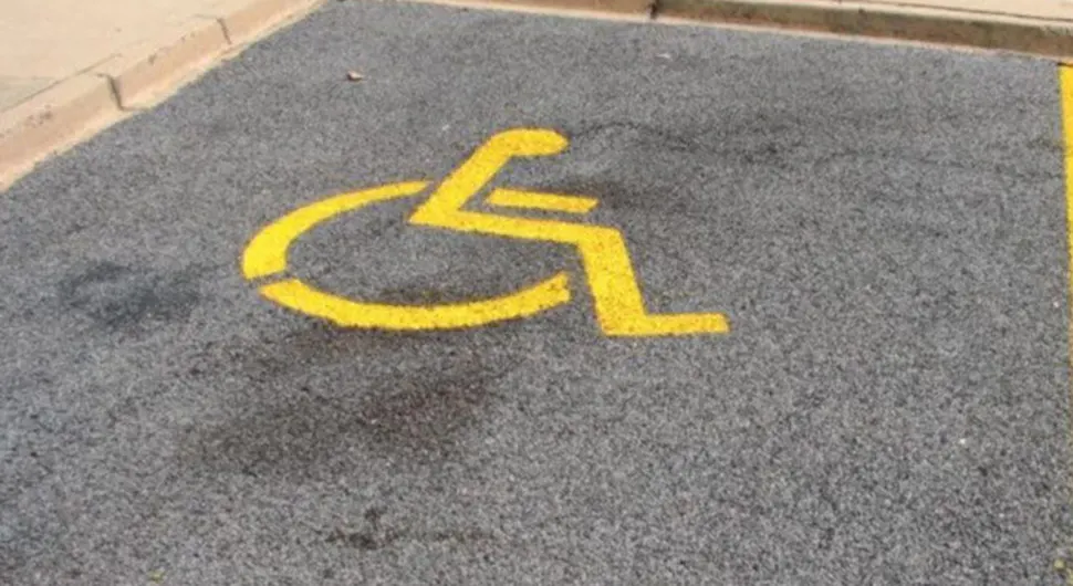Ako parkirate na mjesto za osobe s invaliditetom dobićete kaznu od 200 KM