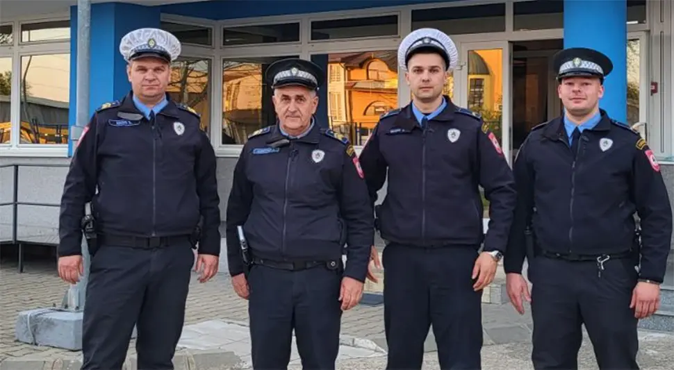 Policajci spasili život mladiću iz Gradiške, izvukli ga iz Save