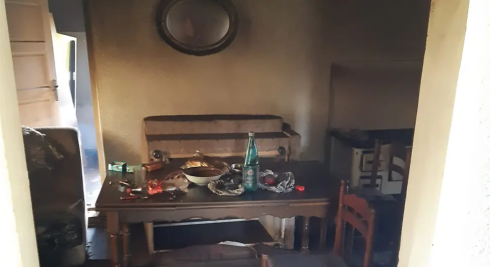 Detalji tragedije u Vitezu: Oca i sina ugušio dim, opušak cigarete zapalilo kauč