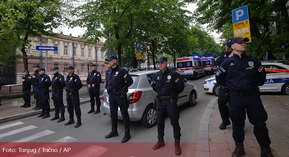 U obje smjene u “Ribnikaru” po šest policajaca