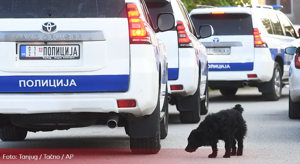 Ubica iz Mladenovca pucao sa zadnjeg sjedišta, sumnja se da je imao saučesnike