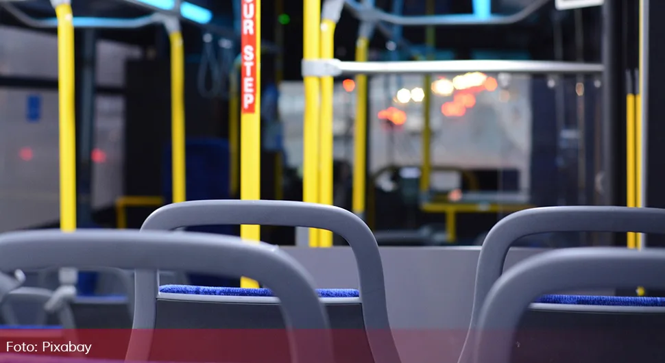 Drama na putu: Autobus pun djece sletio u jarak