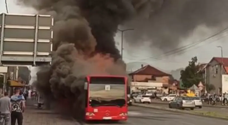 Izgorio autobus u Nišu, treći za godinu dana
