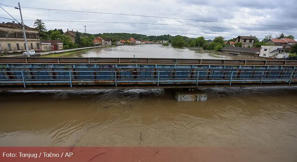 Vanredna situacija u Petrinji i Sisku, očekuje se porast Kupe do 10 metara