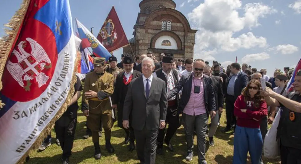 Princ Aleksandar Karađorđević na Ravnoj Gori odao počast generalu Mihailoviću