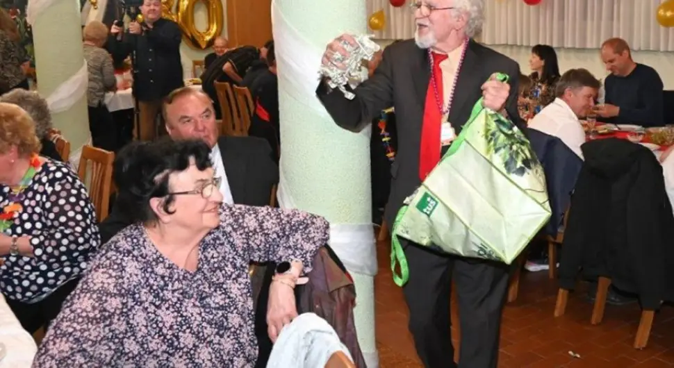 Gastarbajter častio za rođendan: Rodbini i prijateljima dao više od 600.000 evra