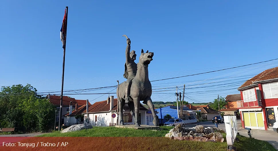 Zapaljena srpska zastava u Gračanici