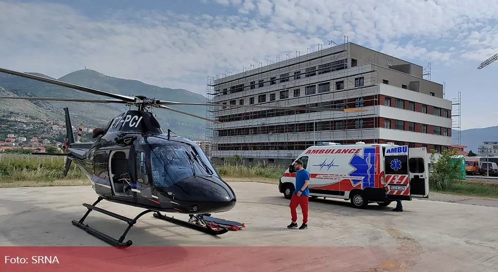 Helikopterom prebačen na UKC Srpske: Čovjek dobio srčani na odmoru u Rijeci