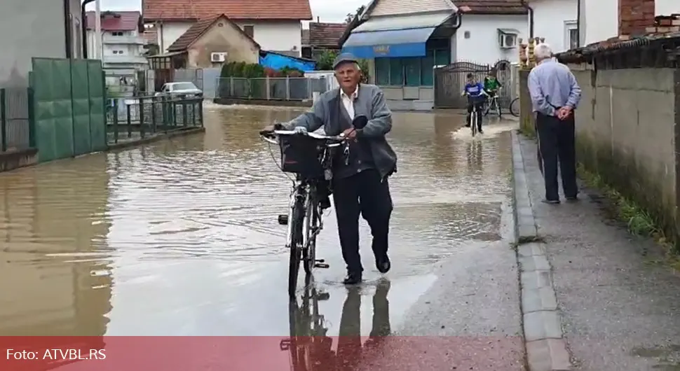 Izlila se rijeka Brezovica, voda ušla u podrume kuća (FOTO/VIDEO)