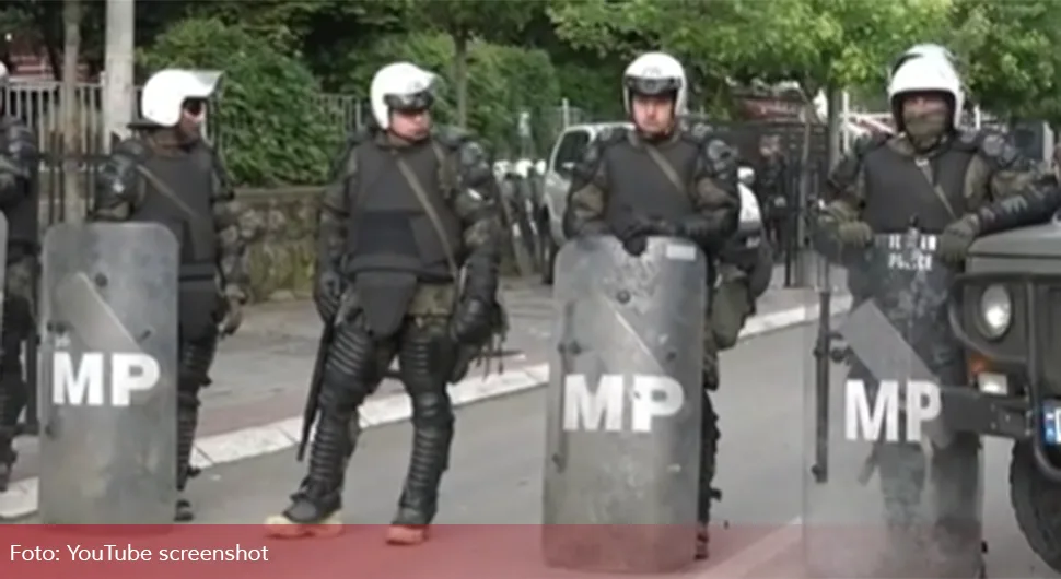 Napeto na KiM: Škole i vrtići ne rade; Kosovska policija koristila suzavac protiv zaposelnih