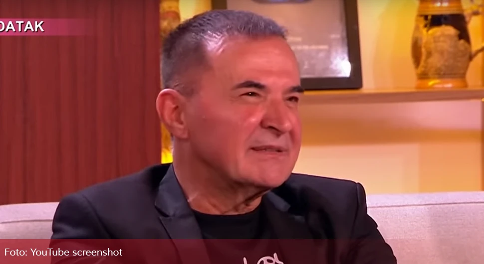 Избламирао се у емисији: Митар Мирић не зна колико азбука има слова